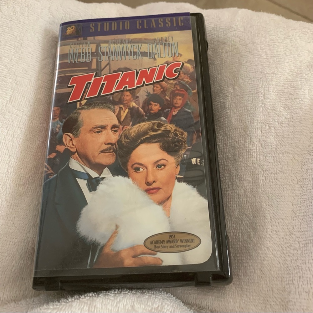 Vintage VHS Studio Classic TITANIC.